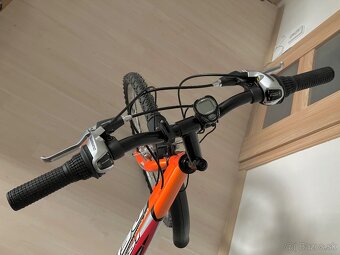Predám zachovalý juniorský bicykel DEMA Iseo 26" – málo jaz - 2