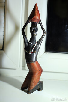 drevená soška Afričanka - 2