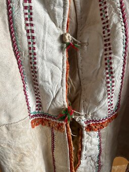 Ľudový odev - kožuch - 2