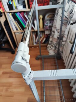 Predám vešiak na oblečenie - 2