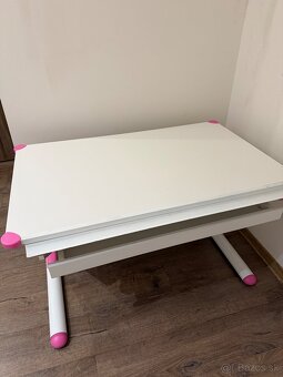 dievčenský rastúci stolík - 2