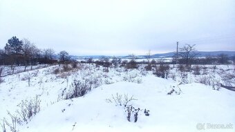 NA PREDAJ OPLOTENÝ POZEMOK - 2 391M2 , OKRES KRUPINA - 2