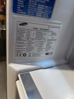 Predám chladničku s mrazničkou SAMSUNG model RB31FERNBSA - 2