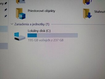 predám Hp elitebook 745 G4 - 8gb ram - 256gb ssd - 2