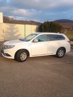 Mitsubischi Outlander PHEV - 2
