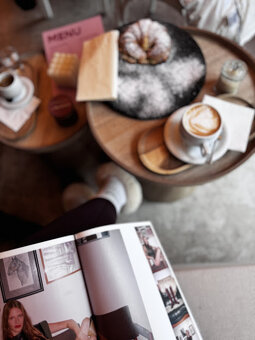 Čašníčka - Palm Cafe c.o. - 2