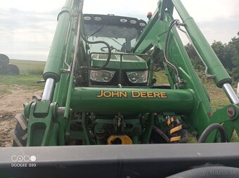 nakladač John Deere - 2