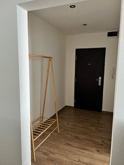 🏡 Na prenájom zrekonštruovaný 2-izbový byt s balkónom - 2