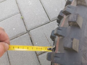 Zadny plast Mitas 110/90-19 zachovaly za 15€ - 2
