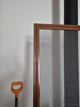 Predám sieťky proti hmyzu nové na balkónové dvere - 2