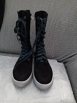 Vysoké nubuk´tenisky a tenisky čiernobiele - 2