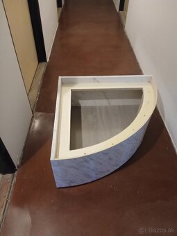 Dreveny kvetináč do rohu - 2