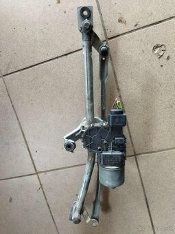 Mechanizmus predných stieračov s motorčekom SKODA FABIA 1 - 2