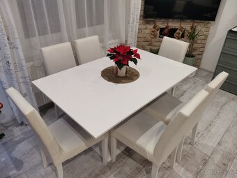 Jedalensky stôl a stoličky - 2