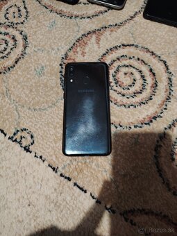 Samsung Galaxy A20e - 2