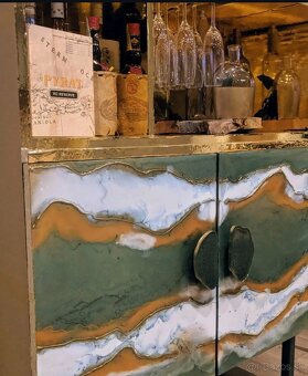 Bar- barová skrinka - 2