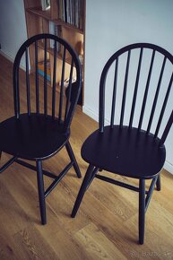 Drevené stoličky v štýle Windsor z westwing - 2
