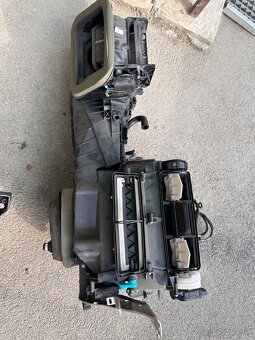 Komplet kurenie s elektromotorcekmi, klapkami, klimatizaciou - 2