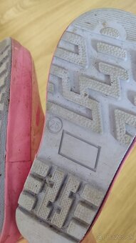2x Dievcenske gumaky 8/9 a 25 - 2