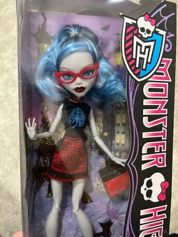 Monster High Ghoulia Yelps Scaris - 2