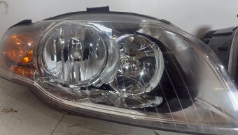 Audi A4 B7, práve & ľavé svetlo HALOGÉN - 2