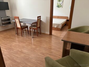 2-izb. byt s dvorom blízko centra – možný parking - 2