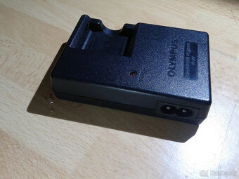 Canon a JVC NICD nabijacky a olympus lion - 2