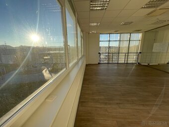 Prenájom kancelárii v budove Living centra, Solinky - Žilina - 2