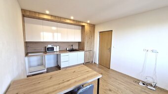 PREDAJ, 2 - izbový byt + kuchynský kút, kompletná rekonštruk - 2