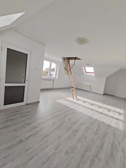 3 izbový zrekonštruovaný byt-128m2 v Jarovciach je na prenáj - 2