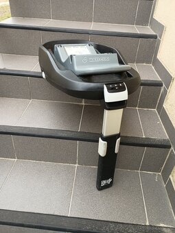 Autosedačka Maxi-Cosi cabriofix+ základňa Isofix - 2
