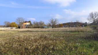 Reality Štúrovo, Stavebný pozemok 1000m2 - 2