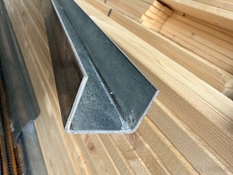 U profil pozinkovaný 20×30×20 mm – 3m / len 6 € - 2