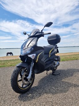 Gilera RUNNER 125 ST BLACK/GOLD edition - 2