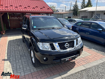 Nissan Pathfinder 2.5 dCi SE - 2