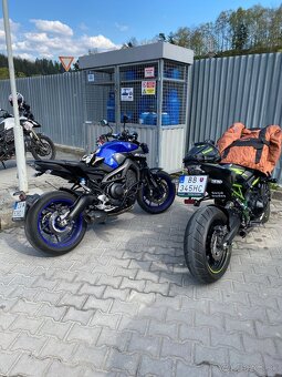 Yamaha MT09 - 2