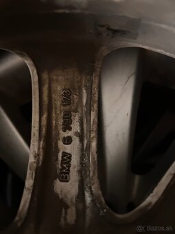 Predám r18 disky BMW originál s zimnými gumami na odpis - 2