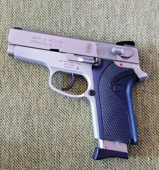 Smith & Wesson - 2