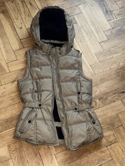 Predám veľmi štýlovú vestu značky Mango. - 2