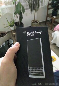 Prodám svého věrného mazlíka BlackBerry Key2 6GB/64GB - 2