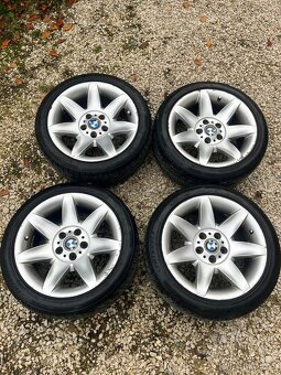 Predám elektróny z BMW E39 na zimných pneumatikách 225/45 R1 - 2