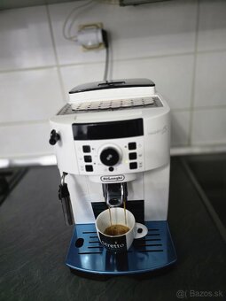 Kavovar Delonghi - 2