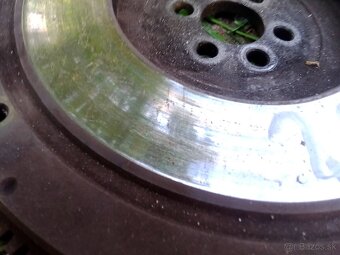 Zotrvačnik Lada niva - 2