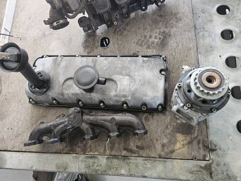 Zvody , veko motora a klimakompresor VW T5 2.5Tdi - 2