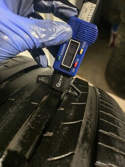 Letné Pneu Falken 285/35 R18 - 2