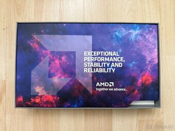 AMD Radeon PRO W7600 8 GB - 2