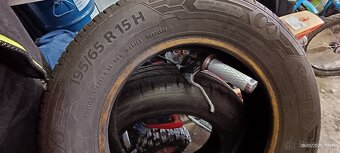 Predám pneumatiky 195/65R15 - 2