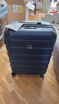 Cestovny kufor - uplne novy - 2