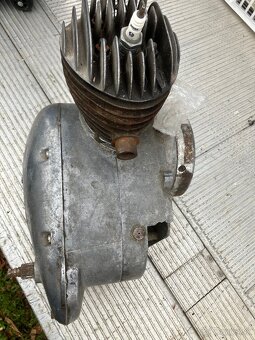 Motor Manet 90 - 2