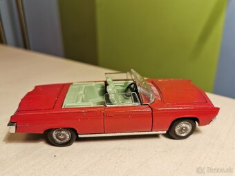 ZLAVA Corgi toys Chrysler Imperial - 2